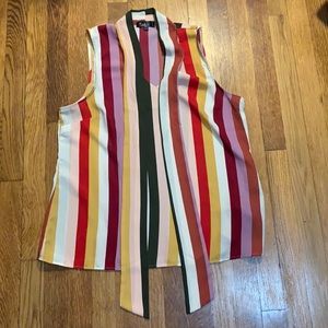 Great condition tank with tie